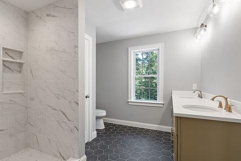 2 Tyler Ln, Mendon, MA 01756 photo 10