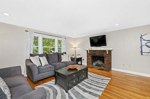 157 Spring St, Stoneham, MA 02180 photo 4