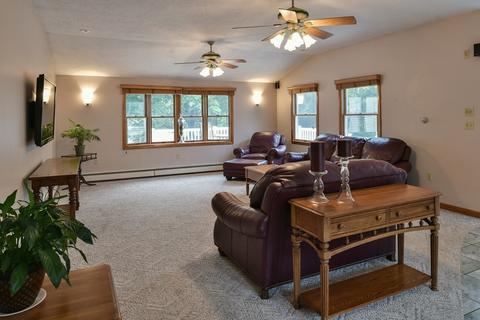 11 Robert Rd, Danvers, MA 01923 photo 4