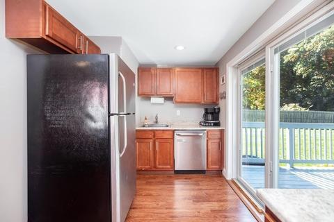94 Webber St, Springfield, MA 01108 photo 9