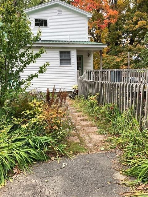 385 Walnut Hill Rd, Orange, MA 01364 photo 4