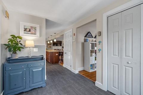 13 Goodwin Rd, Beverly, MA 01915 photo 17