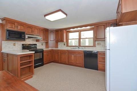 37 Blackstone St, Mendon, MA 01756 photo 13