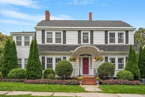 133 Parkview Ave, Lowell, MA 01852
