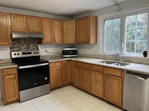 17 Heritage Path, Millis, MA 02054 photo 6