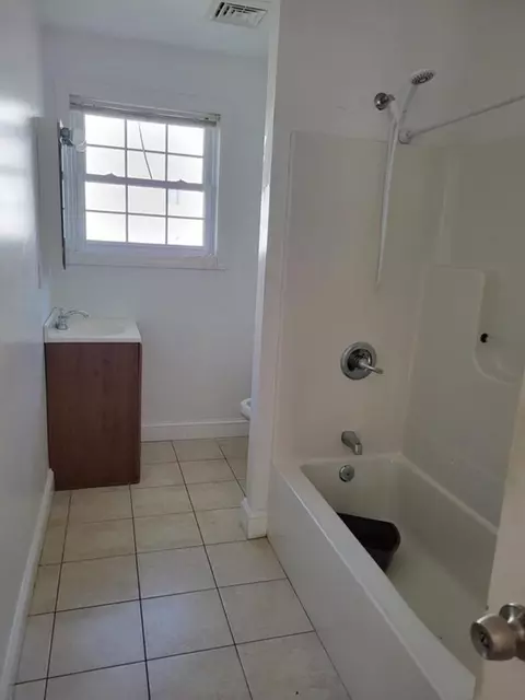 186 Covel St, Fall River, MA 02723 photo 9