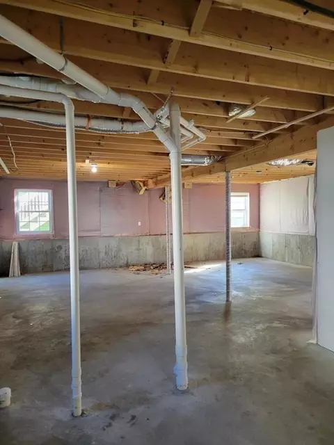 186 Covel St, Fall River, MA 02723 photo 10