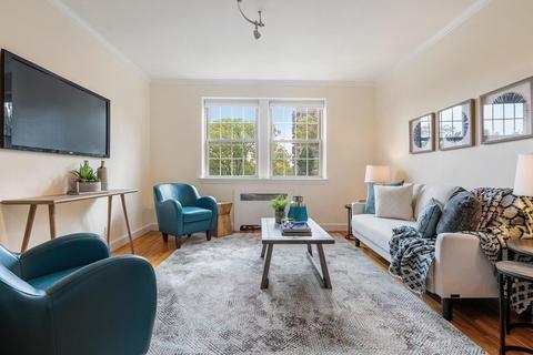 1496 Beacon St #4, Brookline, MA 02446 photo 5
