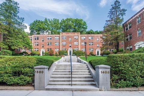 1496 Beacon St #4, Brookline, MA 02446 photo 2