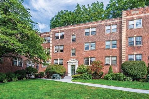 1496 Beacon St #4, Brookline, MA 02446 photo 26