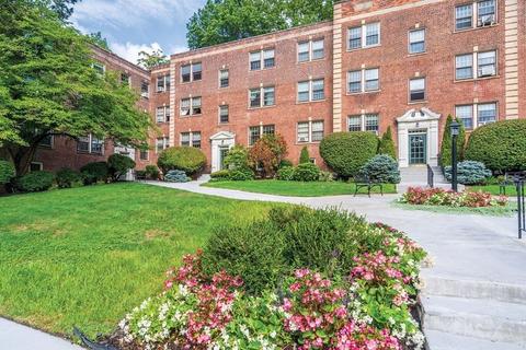 1496 Beacon St #4, Brookline, MA 02446 photo 1