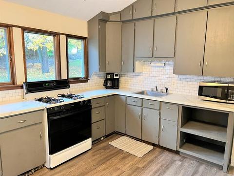 186 Corcoran Blvd, Springfield, MA 01118 photo 3