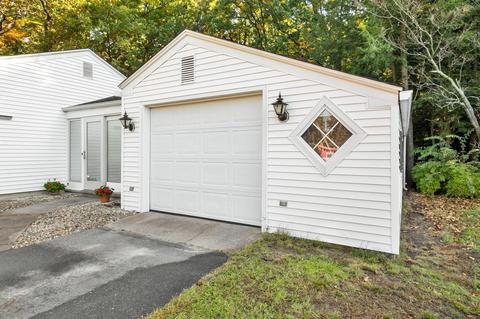 65 Glenvale St, Springfield, MA 01119 photo 6