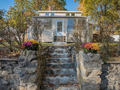 32 Oliver St, Athol, MA 01331 photo 1