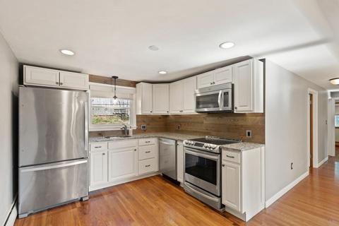28 Everett St, Lynn, MA 01904 photo 3