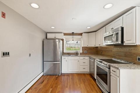 28 Everett St, Lynn, MA 01904 photo 4