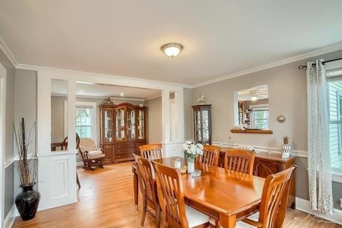 22 Washington Ave, Bourne, MA 02532 photo 4