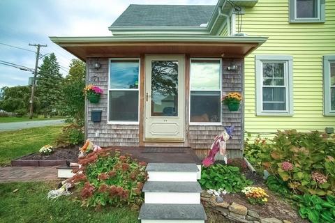 22 Washington Ave, Bourne, MA 02532 photo 2