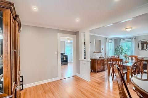 22 Washington Ave, Bourne, MA 02532 photo 10