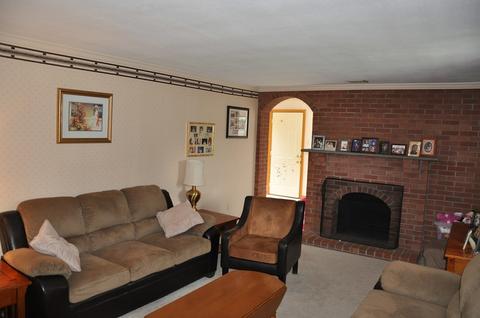16 Hicks St, Springfield, MA 01104 photo 8