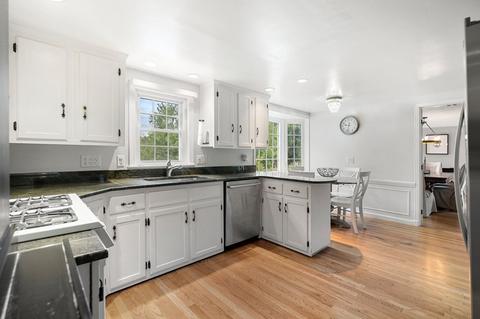23 Elmcrest Rd, Wakefield, MA 01880 photo 4