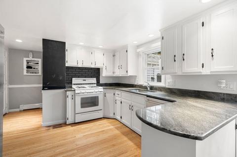 23 Elmcrest Rd, Wakefield, MA 01880 photo 6