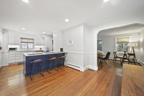 25 Prospect St, Reading, MA 01867 photo 5