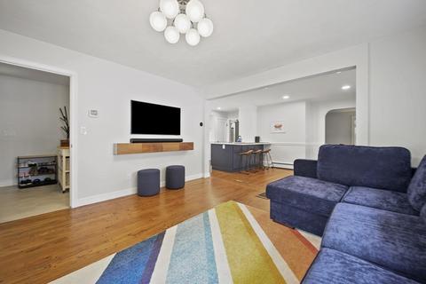 25 Prospect St, Reading, MA 01867 photo 2