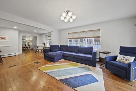25 Prospect St, Reading, MA 01867 photo 3