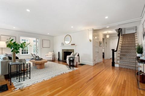 11 Hillside Rd, Wellesley, MA 02481 photo 3