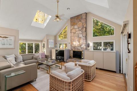 17 Lantern Rd, Framingham, MA 01702 photo 4