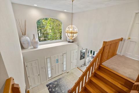 17 Lantern Rd, Framingham, MA 01702 photo 2