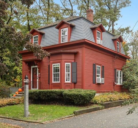 4 Braman St, Danvers, MA 01923 photo 1