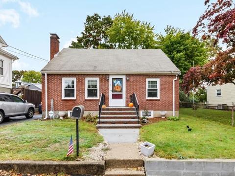 40 Bayard St, Dedham, MA 02026 photo 2