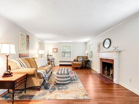 20 Meadow Ln, Needham, MA 02492 photo 4