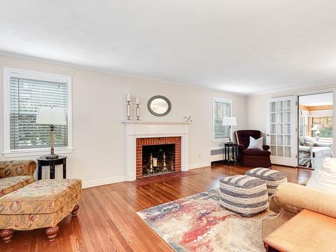 20 Meadow Ln, Needham, MA 02492 photo 2