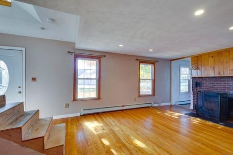 21 Franklin St, Reading, MA 01867 photo 4