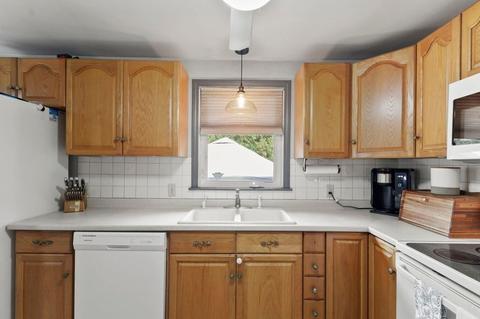 24 Beesley Ave, Chicopee, MA 01020 photo 11