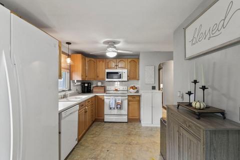 24 Beesley Ave, Chicopee, MA 01020 photo 10