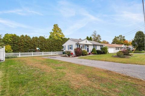 24 Beesley Ave, Chicopee, MA 01020 photo 2