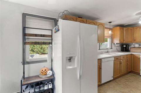 24 Beesley Ave, Chicopee, MA 01020 photo 9