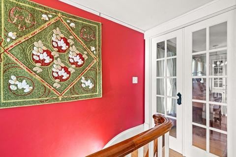 37 Temple St, Reading, MA 01867 photo 18