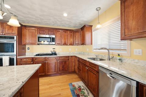 12 Maple St, Saugus, MA 01906 photo 14