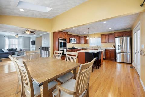 12 Maple St, Saugus, MA 01906 photo 9