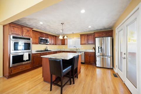 12 Maple St, Saugus, MA 01906 photo 11