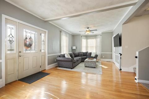 12 Maple St, Saugus, MA 01906 photo 3