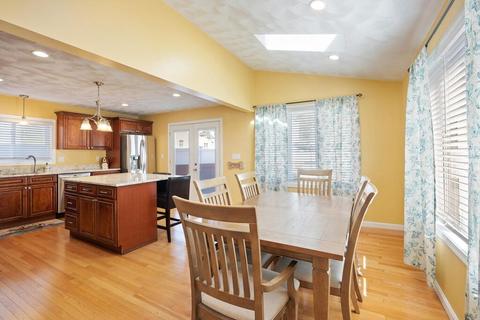 12 Maple St, Saugus, MA 01906 photo 8