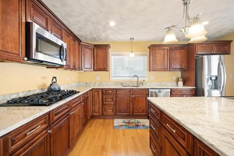 12 Maple St, Saugus, MA 01906 photo 12