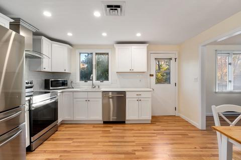 85 Mackintosh Ave, Needham, MA 02492 photo 7