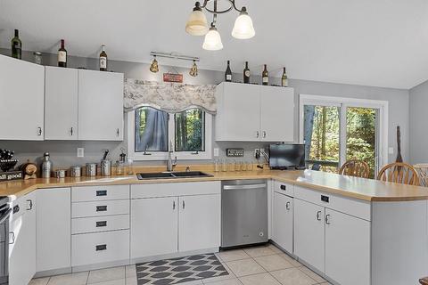 43 Ryan St, Gardner, MA 01440 photo 9
